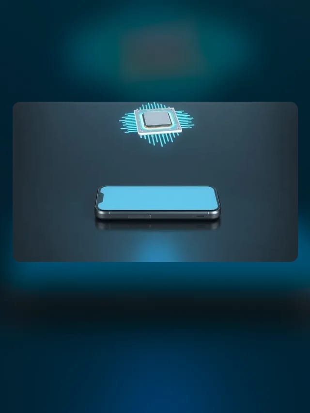 Chip metálico con líneas de circuito cian junto a un celular con pantalla apagada